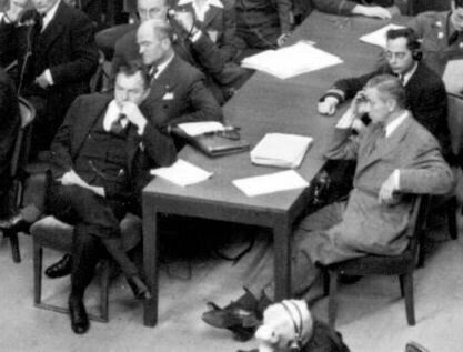 1945: Sidney Alderman (right-side front) and Bernie Meltzer (behind him) at the U.S. prosecution table, Courtroom 600, Palace of Justice, Nuremberg.